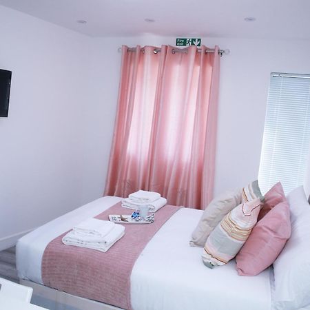 Appartement Harrow Luxury Flat With Free Parking. à Londres Extérieur photo