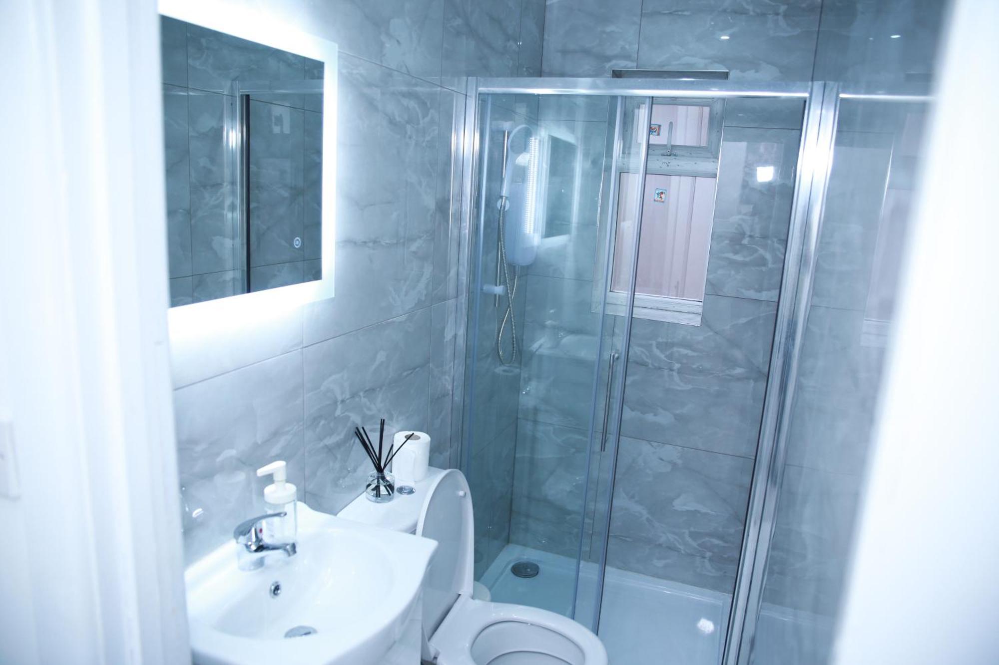 Appartement Harrow Luxury Flat With Free Parking. à Londres Extérieur photo